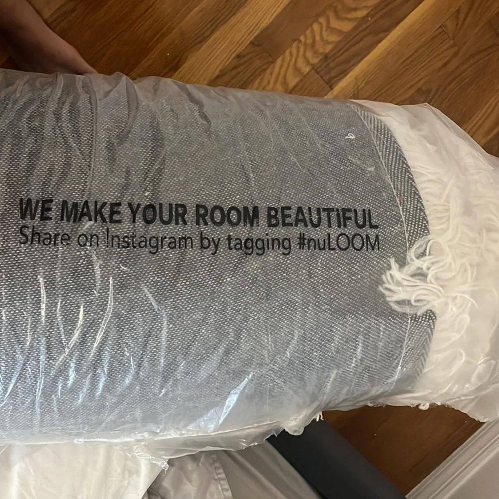 Shag Rug - Picture 5 of 5